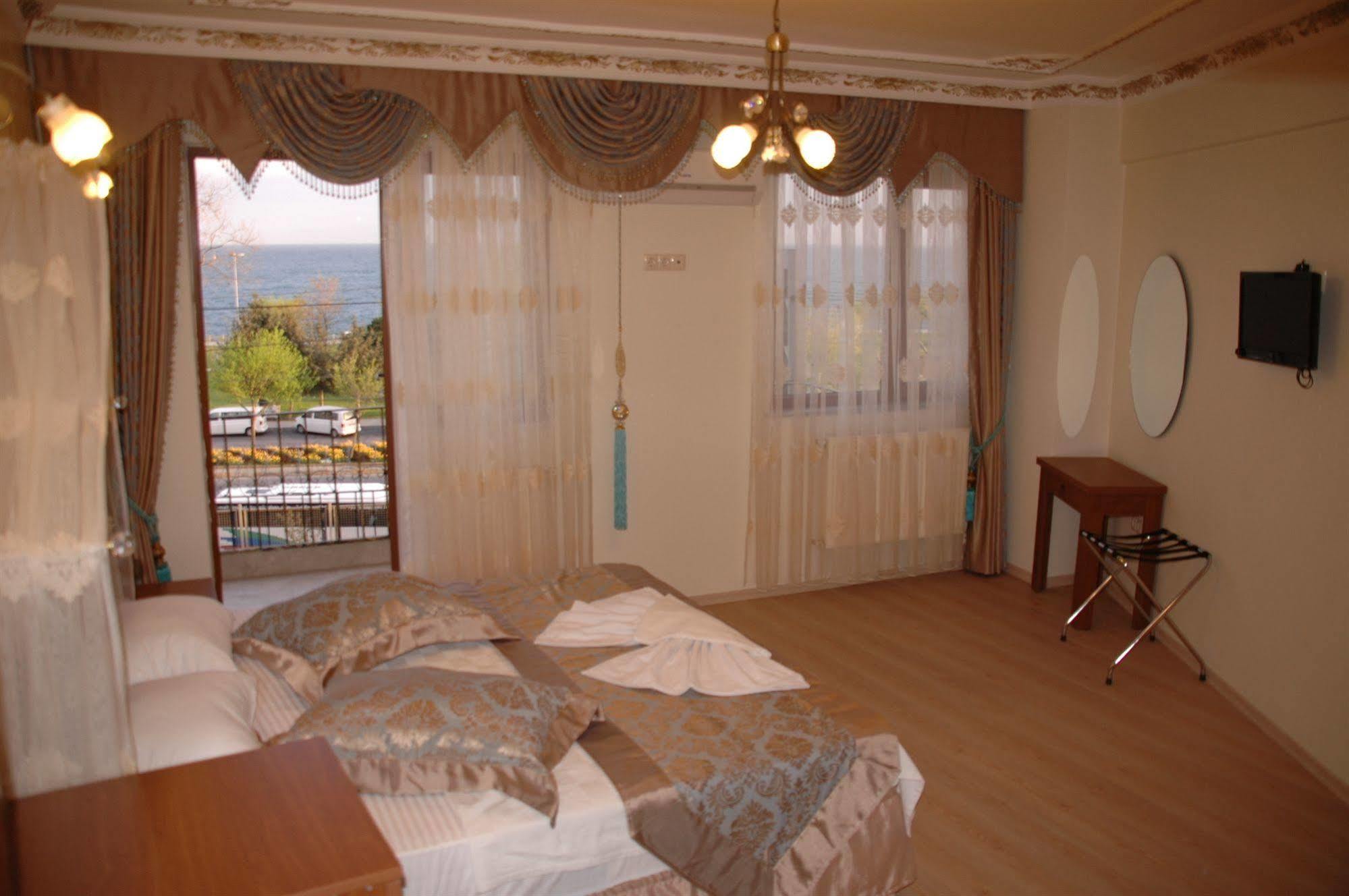 Отель Seahouse Suites 3*